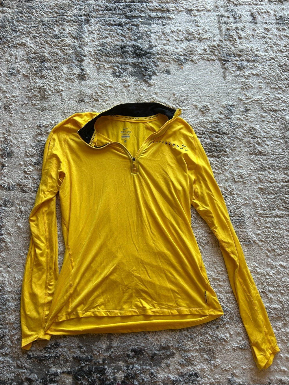 Nike Livestrong top - Quarter Zip